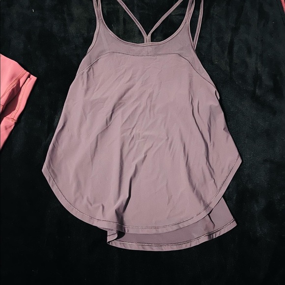 Lululemon clothes - Picture 6 of 9